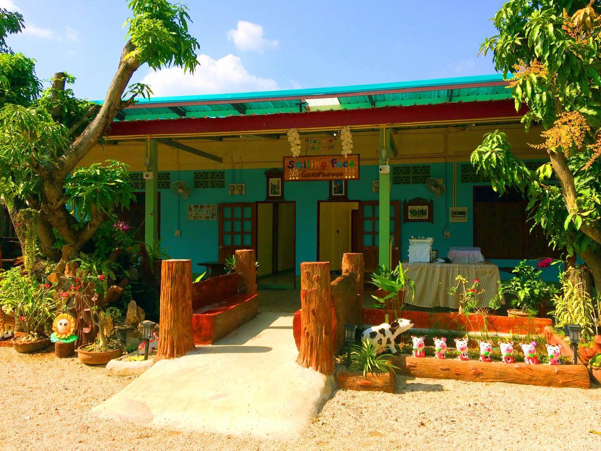 Smilingface Guesthouse Sukhothai Ngoại thất bức ảnh